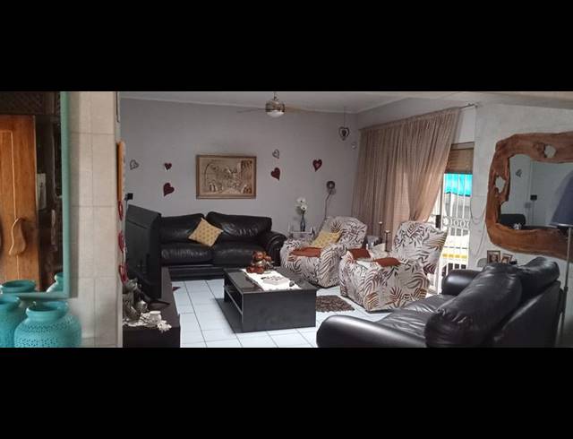 3 BEDROOM HOUSE FOR SALE IN THERESAPARK